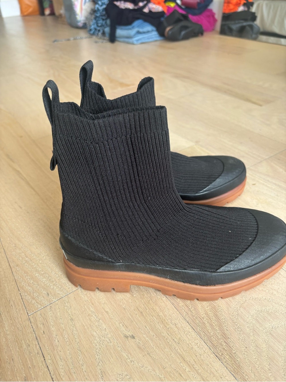 Everlane Kids Black Knit Chelsea Boots with Brown Sole